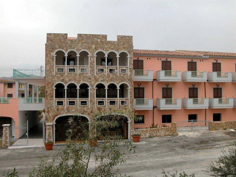 Albergo Residenziale Gli Ontani Cala Liberotto Esterno foto